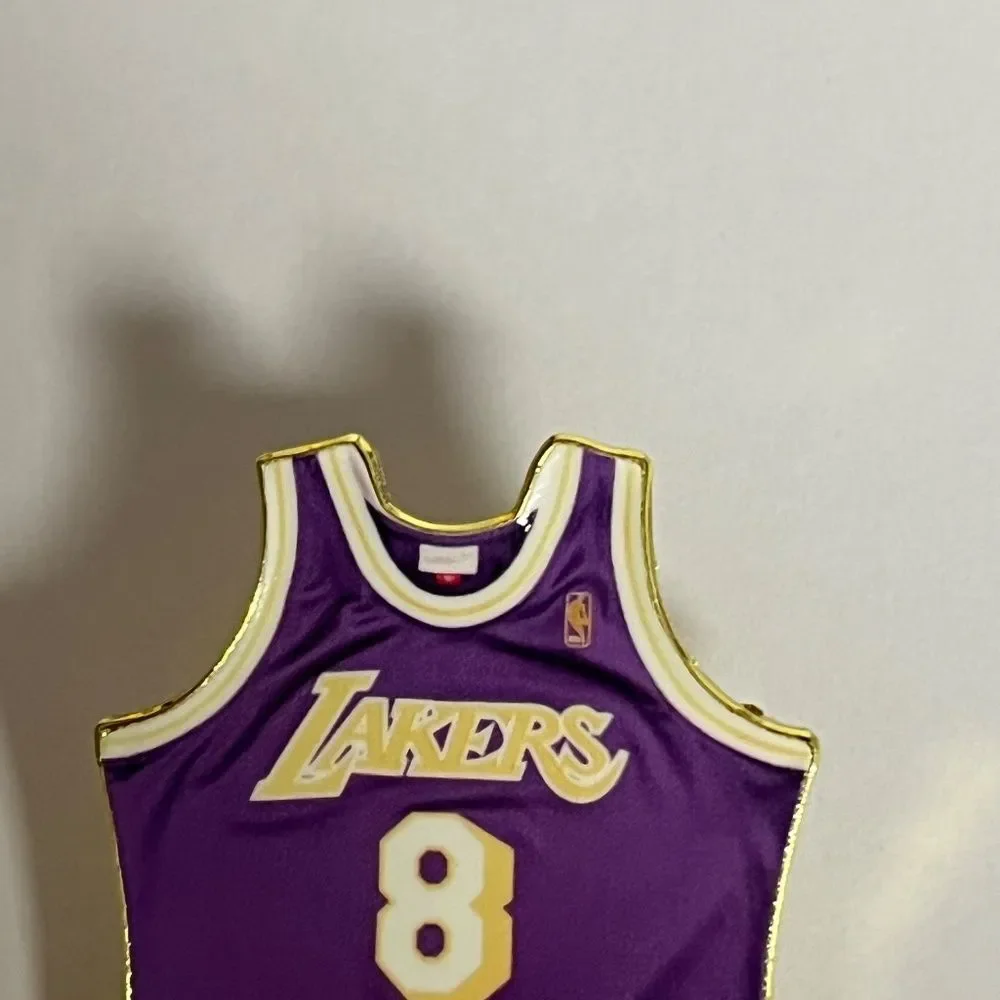 Kobe Bryant Lakers 8 Jersey Hat Pin Pins Purple Bag Basketball Fitted Hats
